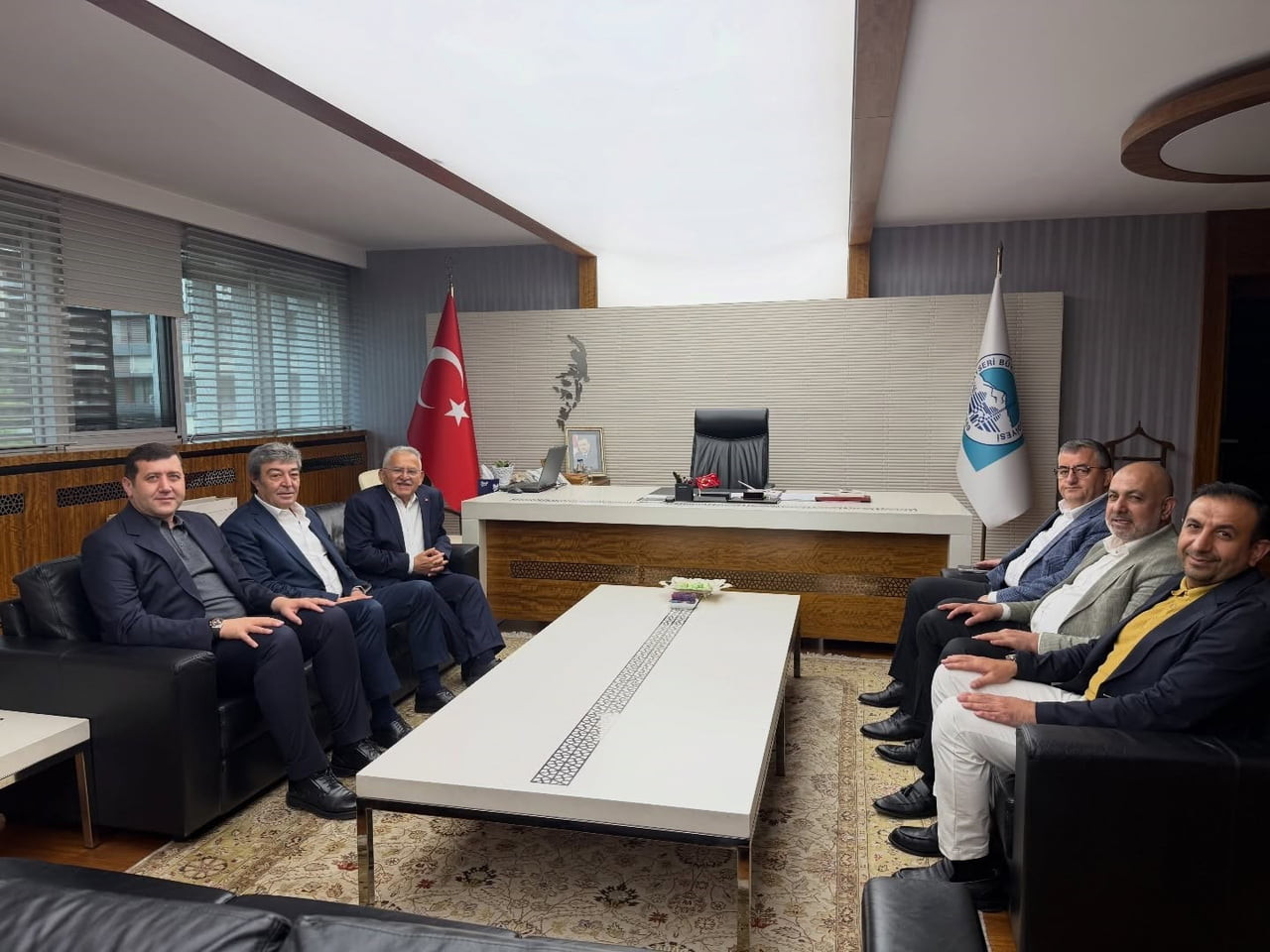 KAYSERİ BÜYÜKŞEHİR BELEDİYE BAŞKANI DR. MEMDUH BÜYÜKKILIÇ, AK PARTİ MKYK ÜYESİ VE KAYSERİ...