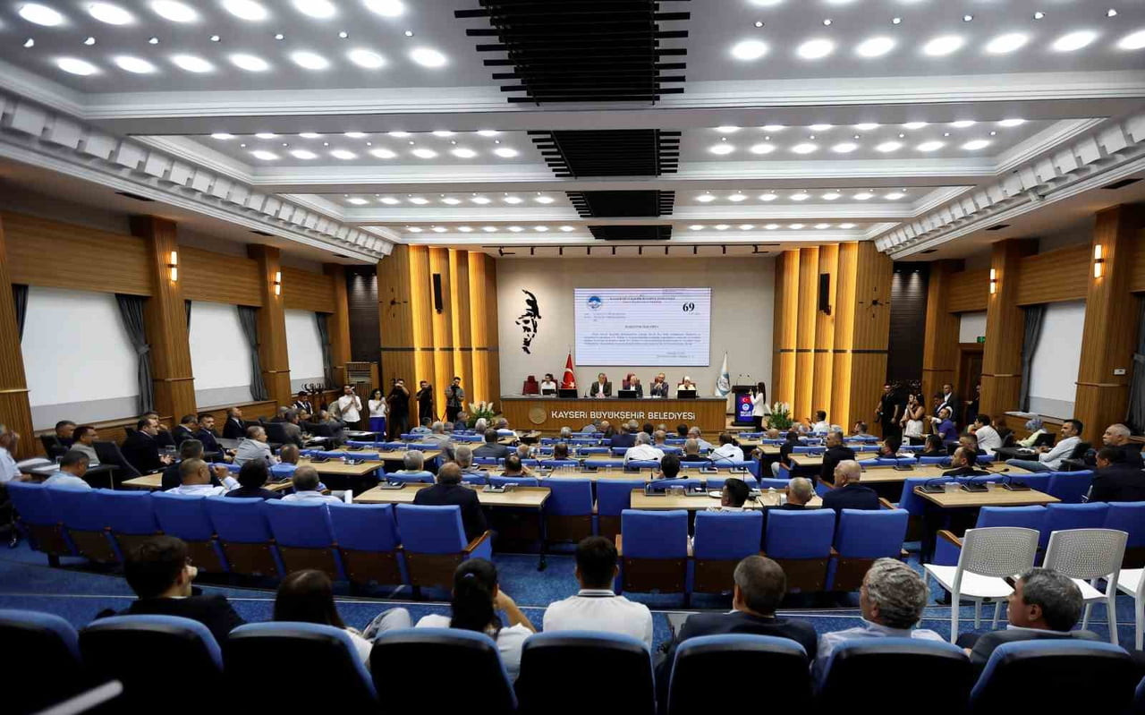 KAYSERİ BÜYÜKŞEHİR BELEDİYE BAŞKANI DR. MEMDUH BÜYÜKKILIÇ BAŞKANLIĞINDA GERÇEKLEŞTİRİLEN TEMMUZ...