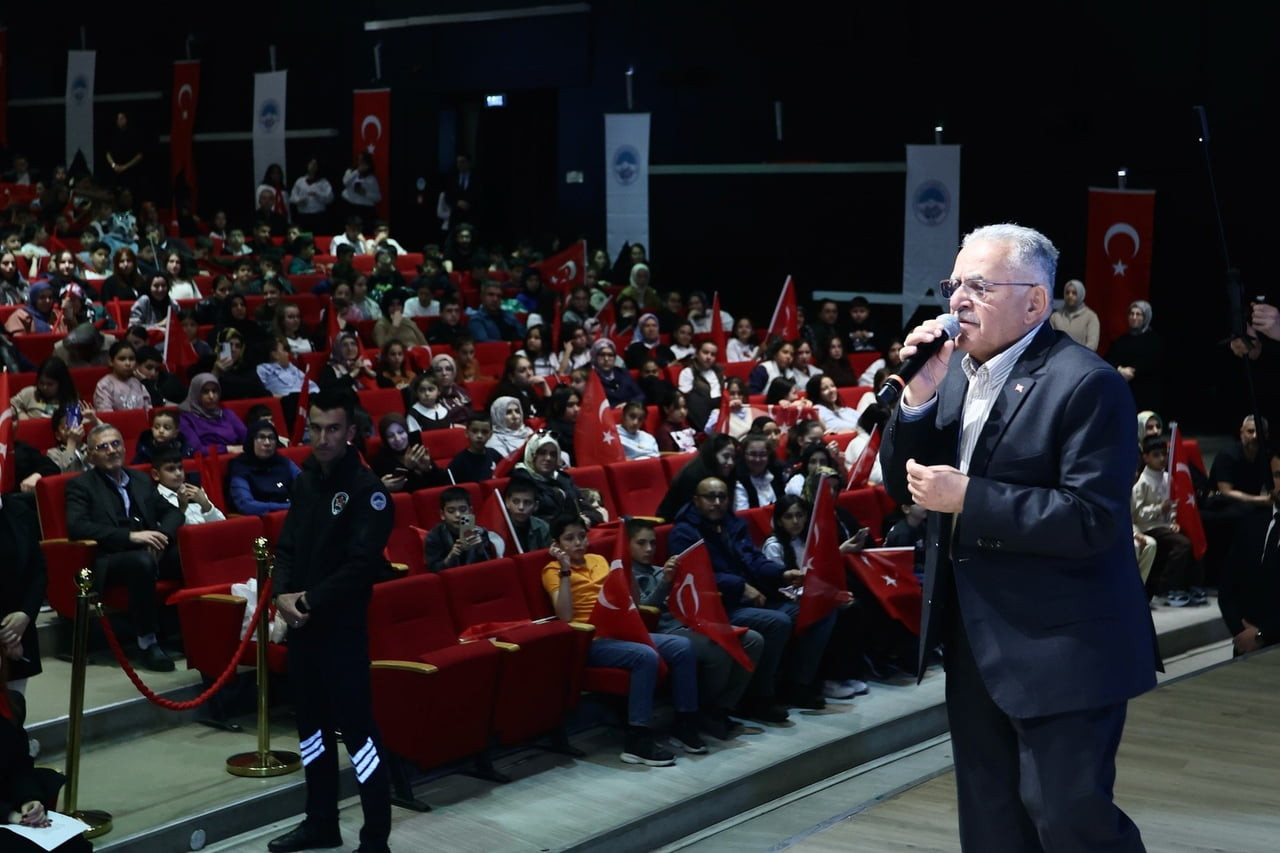 KAYSERİ BÜYÜKŞEHİR BELEDİYE BAŞKANI DR. MEMDUH BÜYÜKKILIÇ, KAYMEK TARAFINDAN ÇANAKKALE DENİZ...