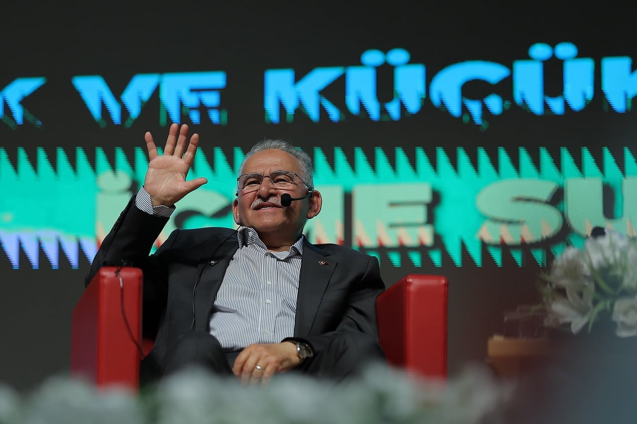 KAYSERİ BÜYÜKŞEHİR BELEDİYE BAŞKANI DR. MEMDUH BÜYÜKKILIÇ, KAYSERİ ÜNİVERSİTESİ (KAYÜ) 15 TEMMUZ...