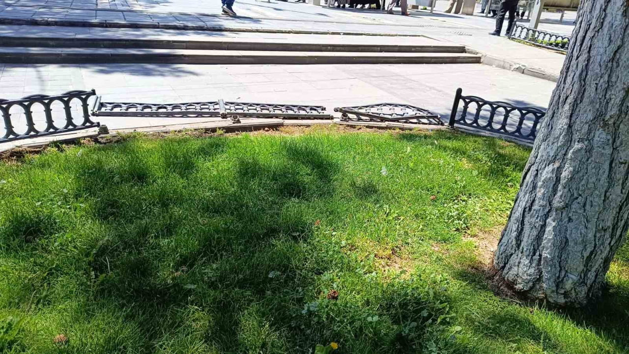 KAYSERİ BÜYÜKŞEHİR BELEDİYE BAŞKANI DR. MEMDUH BÜYÜKKILIÇ; KENT GENELİNDEKİ PARKLARDA VE ORTAK...