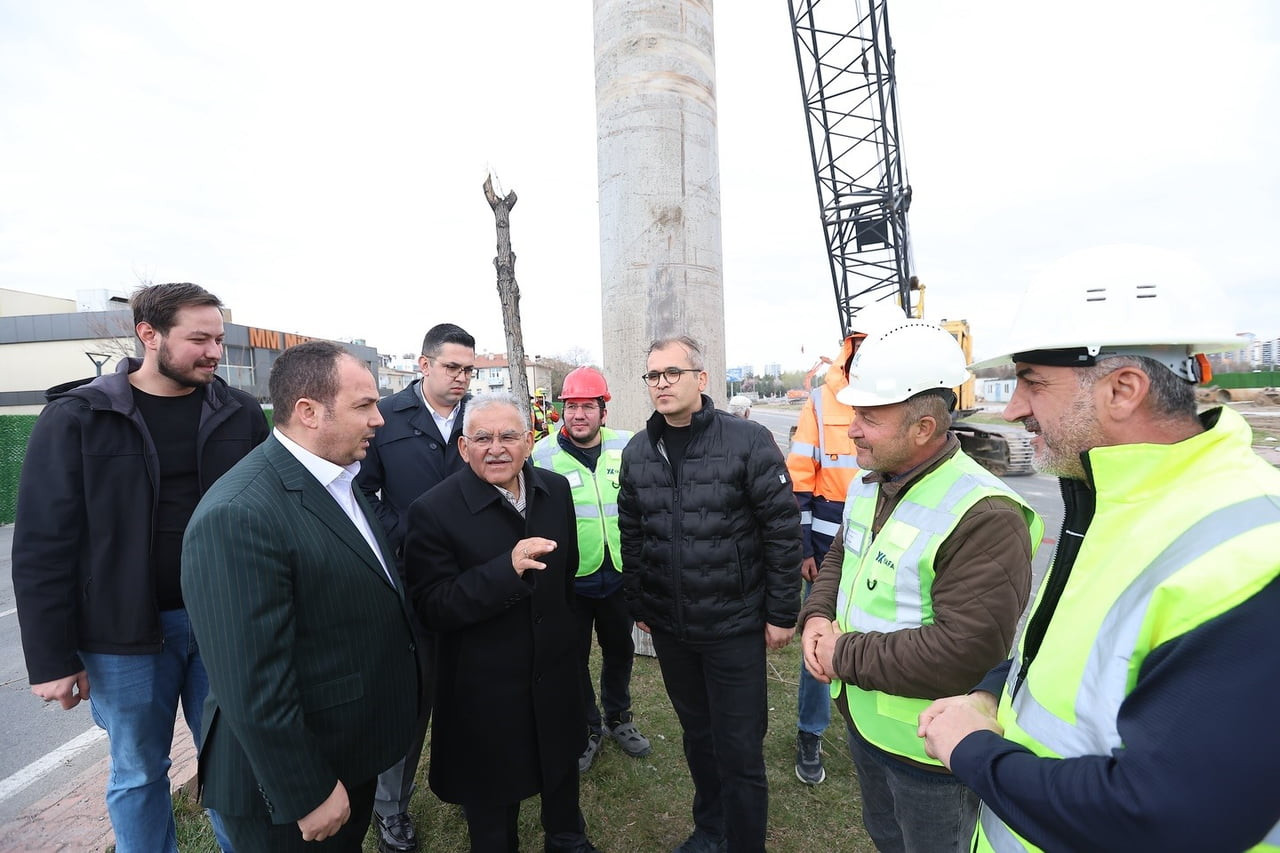 KAYSERİ BÜYÜKŞEHİR BELEDİYE BAŞKANI DR. MEMDUH BÜYÜKKILIÇ; ŞEHİR İÇİ ULAŞIMIN EN KRİTİK...