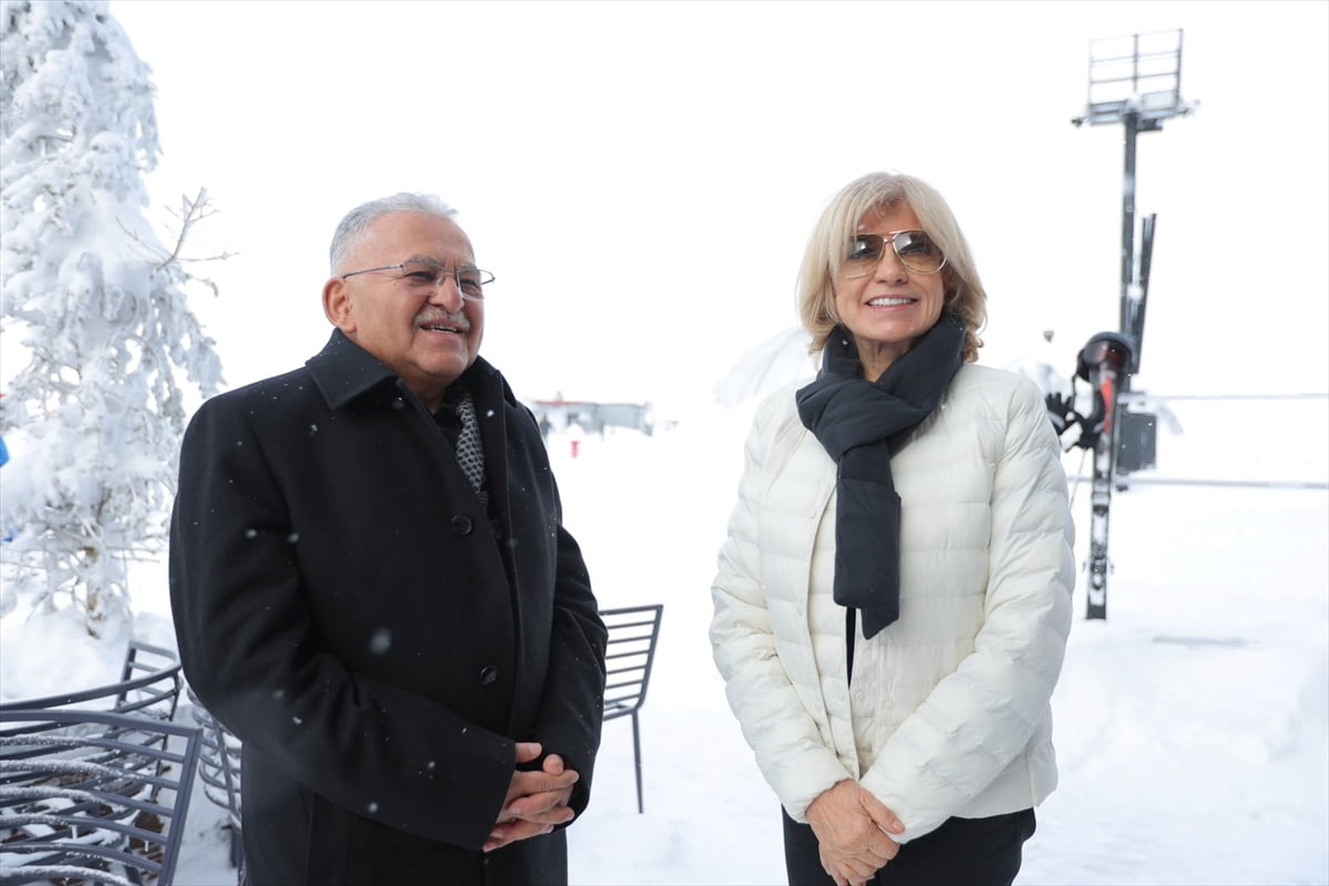 Kayseri Büyükşehir Belediye Başkanı Memduh Büyükkılıç (solda), Türkiye'nin incisi ve kış...