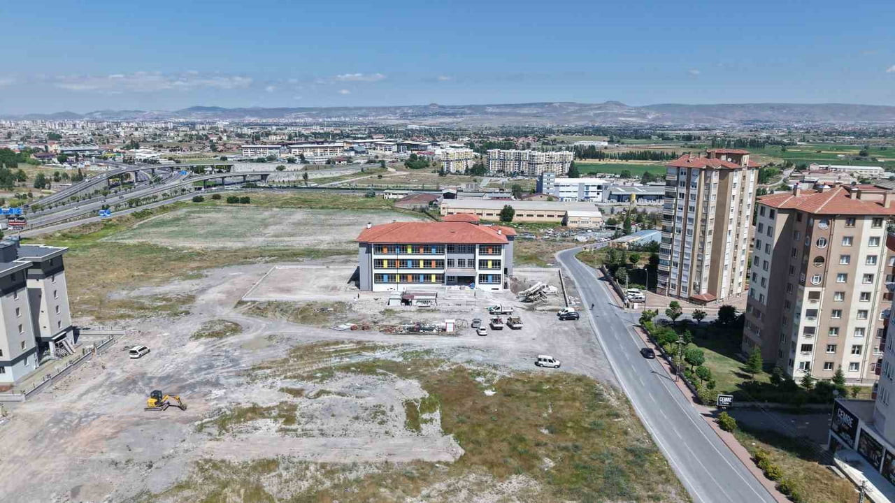 KAYSERİ BÜYÜKŞEHİR BELEDİYESİ, HAYIRSEVER DESTEĞİYLE EĞİTİM YATIRIMLARINI BÜYÜTMEYE DEVAM EDİYOR....