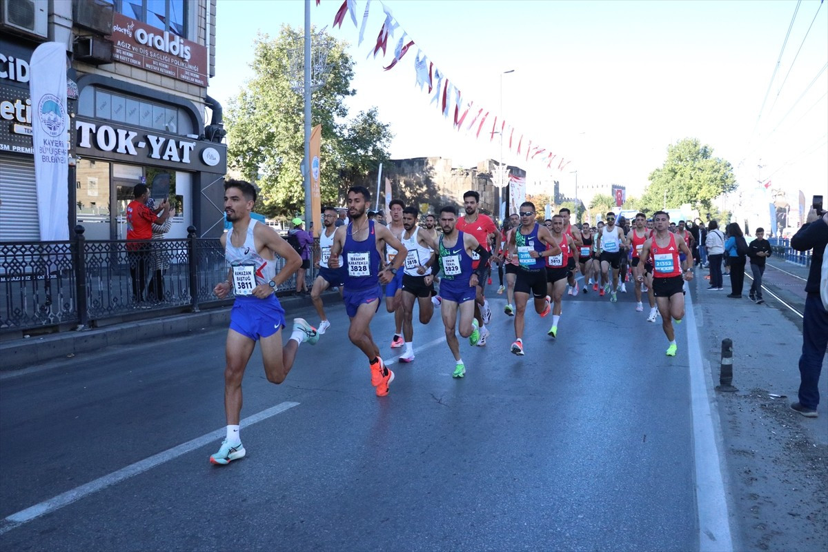 Kayseri Büyükşehir Belediyesi Spor AŞ tarafından beşincisi düzenlenen Uluslararası Kayseri Yarı...