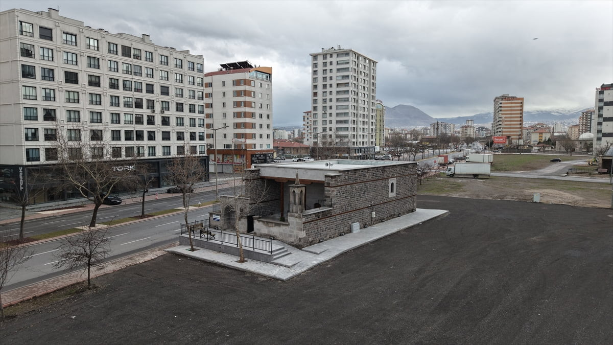 Kayseri Büyükşehir Belediyesi tarafından restorasyonu yapılan tarihi Tasmakıran Cami, ramazan...