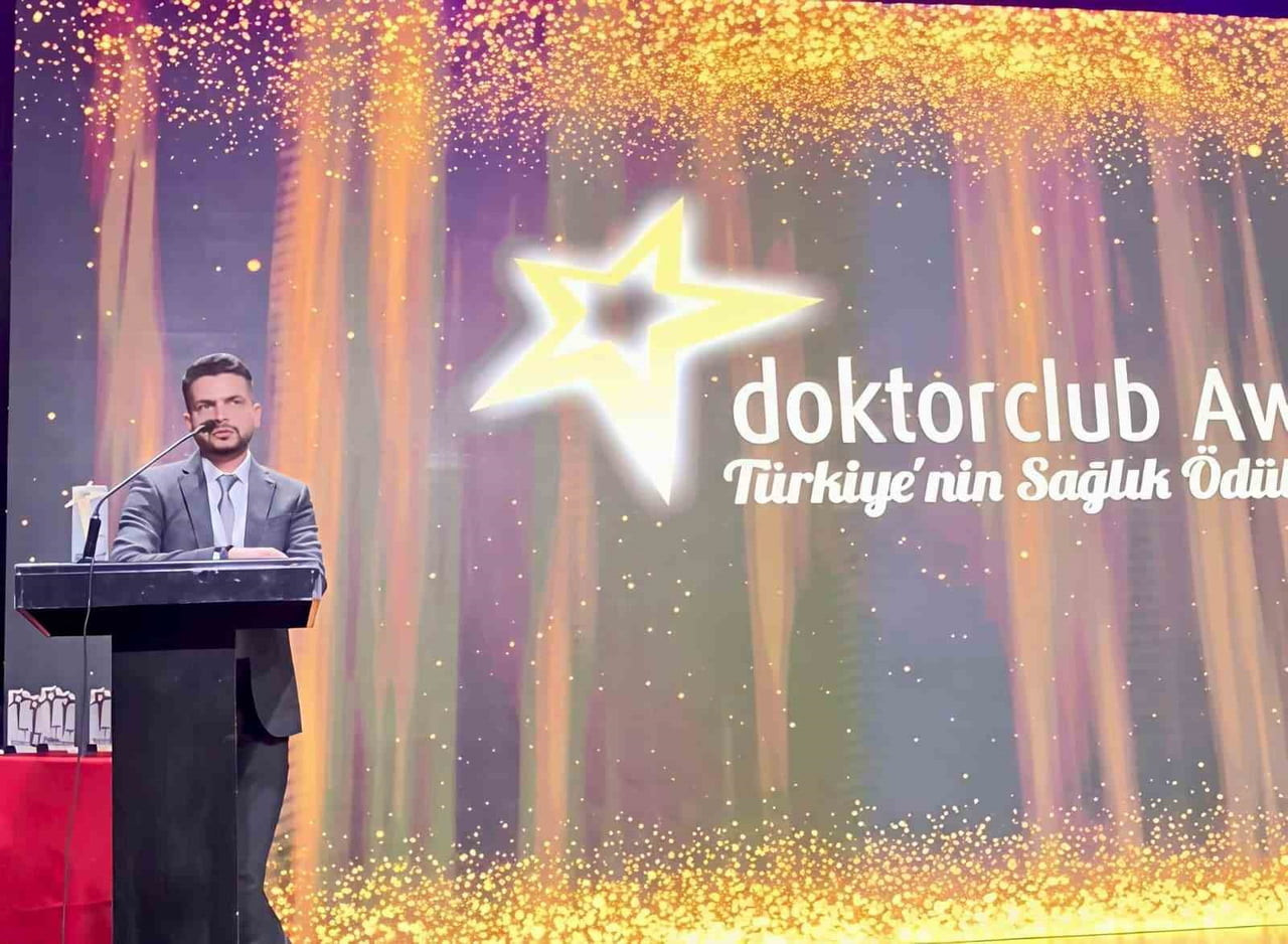 KAYSERİ DEVLET HASTANESİ’NDE GÖREV YAPAN OPERATÖR DOKTOR ZEKERİYA ÇETİNKAYA, DOCTORCLUB AWARDS...