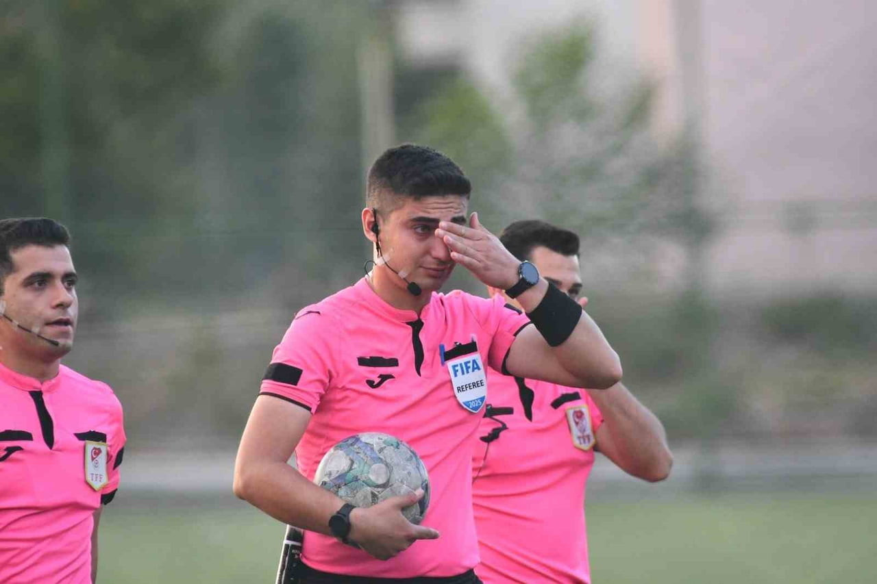 KAYSERİ İL HAKEMLERİNDEN SAMED ARMUT, YEŞİL SAHALARA VEDA ETTİ.