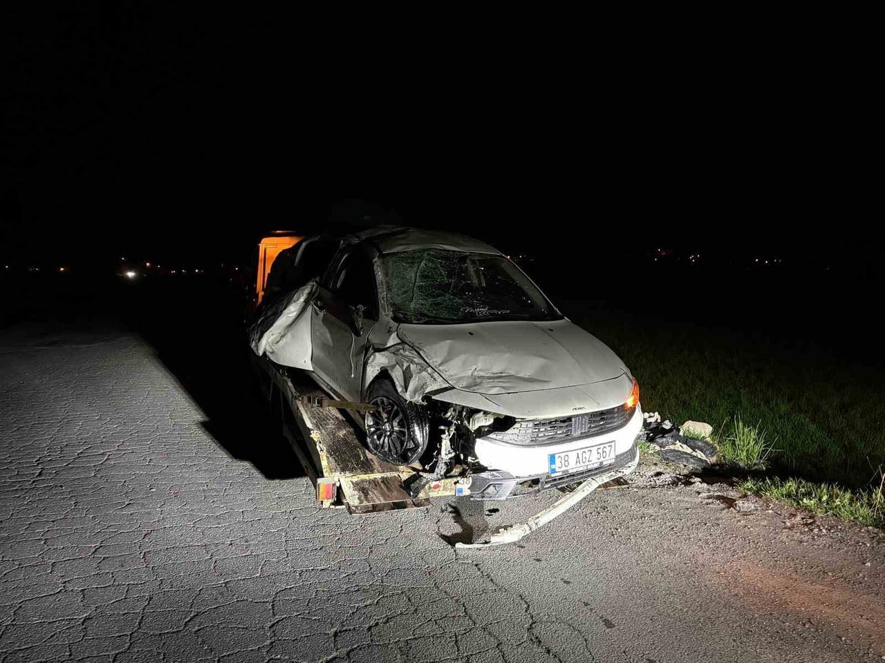 KAYSERİ-MALATYA KARAYOLU'NDA KONTROLDEN ÇIKAN OTOMOBİL ÖNÜNDE GİDEN BAŞKA BİR OTOMOBİLE ARKADAN...
