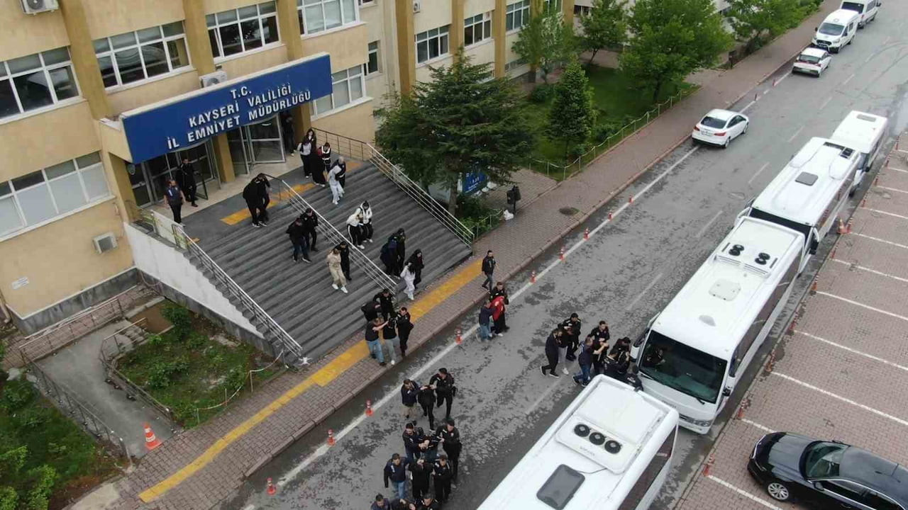 KAYSERİ MERKEZLİ 19 İLDE DÜZENLENEN YASA DIŞI BAHİS OPERASYONUNDA GÖZALTINA ALINAN 119 ŞÜPHELİDEN...