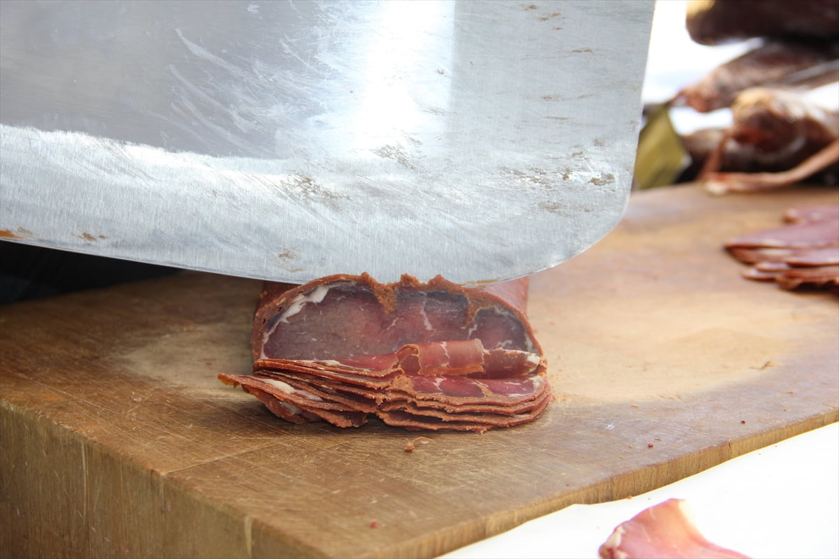 Kayseri pastırmasının Avrupa Birliği (AB) tescili alması, kalitede standardı ve satışların...