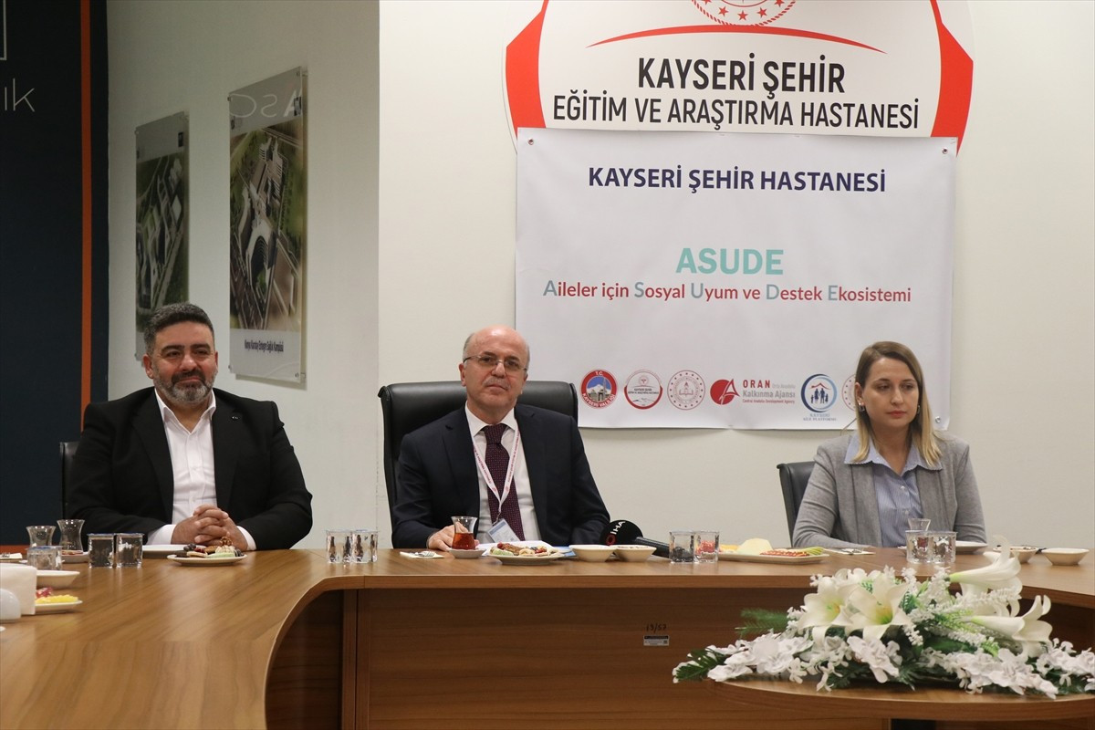 Kayseri Şehir Hastanesinde, "Aileler için Sosyal Uyum ve Destek Ekosistemi Projesi" (ASUDE) hayata...