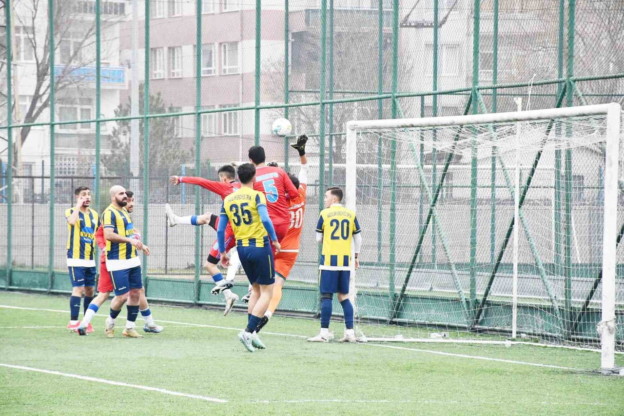 KAYSERİ ŞEKER MUSTAFA KILIÇ SÜPER AMATÖR KÜME’DE SON HAFTA MAÇLARI YARIN OYNANACAK.