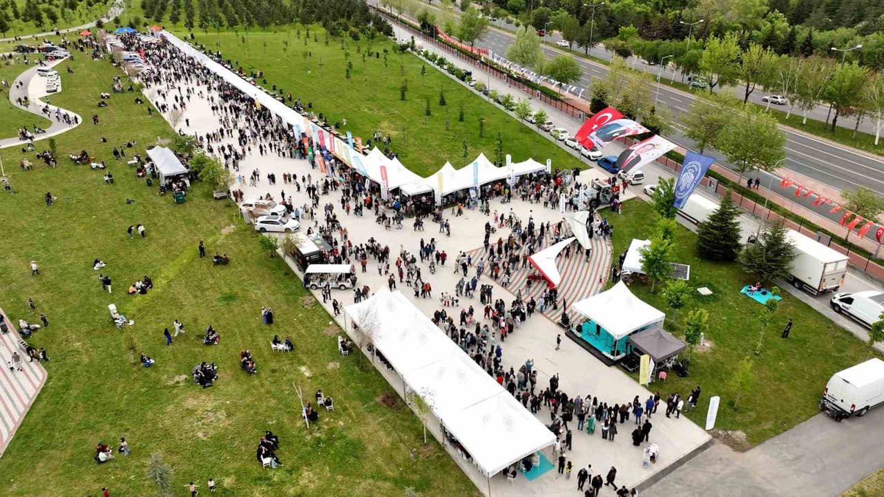 KAYSERİ VALİLİĞİ, GENÇLİK VE SPOR İL MÜDÜRLÜĞÜ’NÜN DESTEKLERİ VE MELİKGAZİ BELEDİYESİ’NİN...