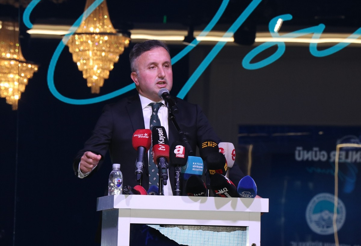 Kayseri Valiliği ve Büyükşehir Belediyesi tarafından "24 Kasım Öğretmenler Günü" dolayısıyla bir...