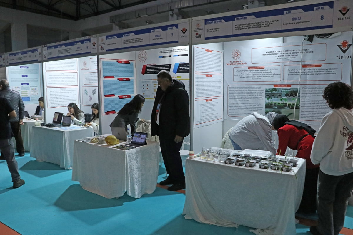 Kayseri'de, 57. TÜBİTAK Lise Öğrencileri Araştırma Projeleri Yarışması Bölge Sergisi'nin açılışı...