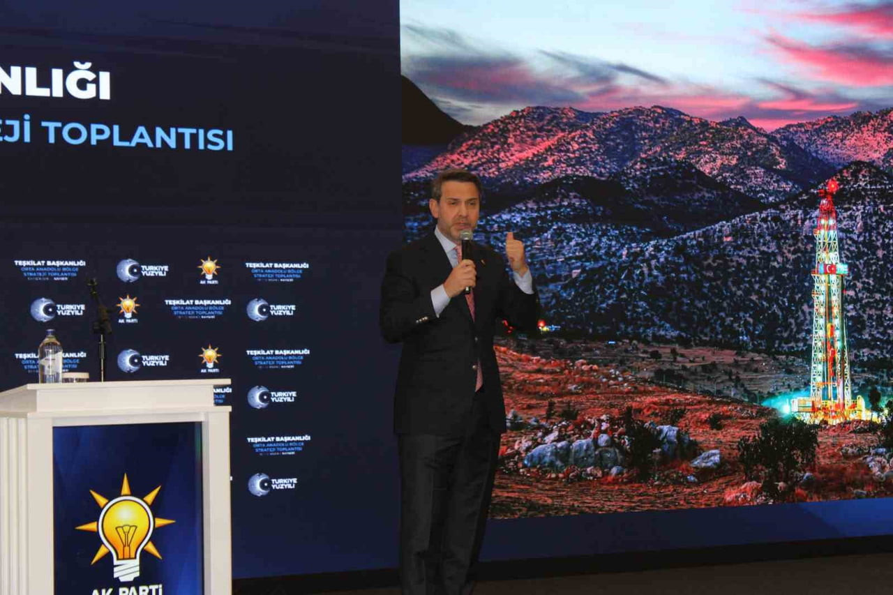 KAYSERİ'DE DÜZENLENEN ORTA ANADOLU BÖLGE STRATEJİSİ TOPLANTISI'NA KATILAN ENERJİ VE TABİİ...