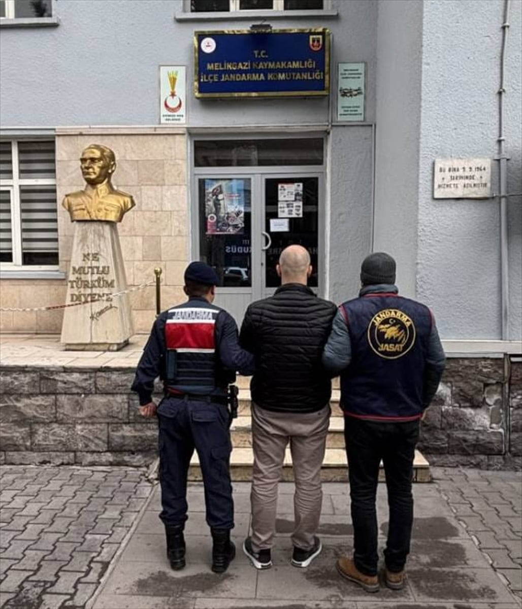 Kayseri'de hakkında 15 yıl 6 ay kesinleşmiş hapis cezası bulunan firari hükümlü yakalandı.