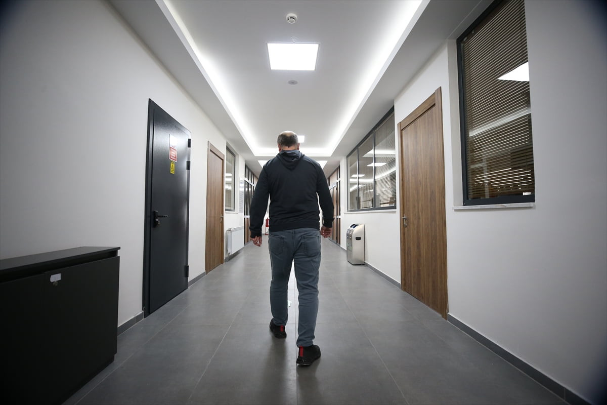 Kayseri'de henüz 14 yaşında arkadaş ortamından etkilenip uyuşturucuya başlayıp 7 yıl önce de...