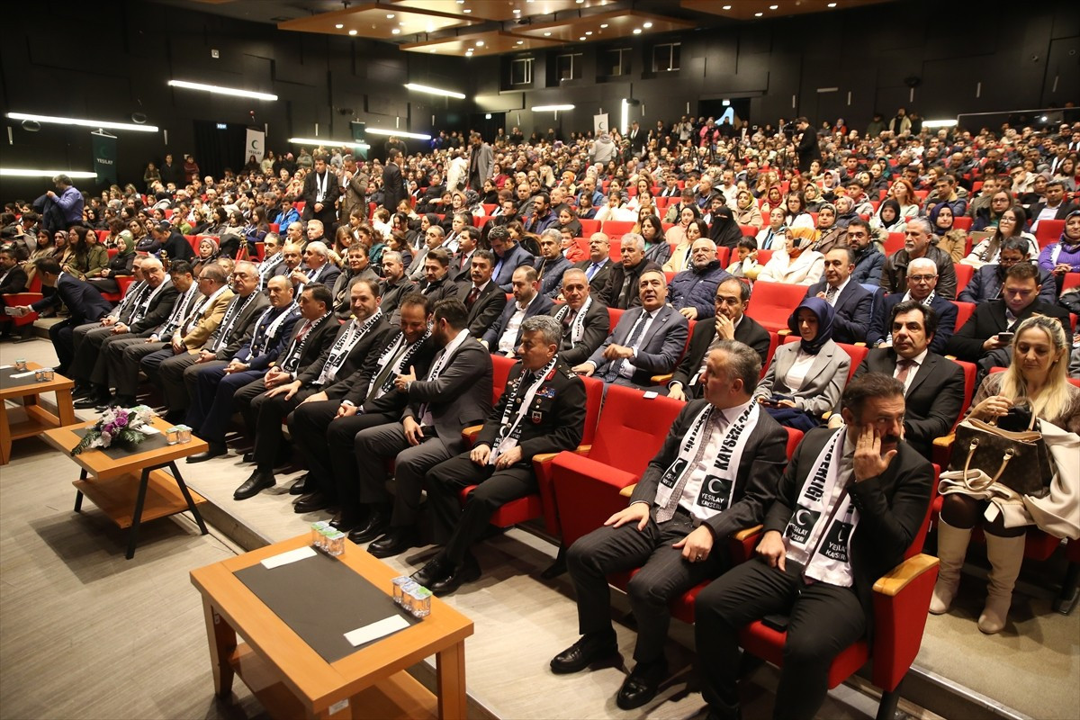 Kayseri'de Kadir Has Kültür Merkezi Konferans Salonu'nda "Bağımsızlık Seferberliği" konulu...