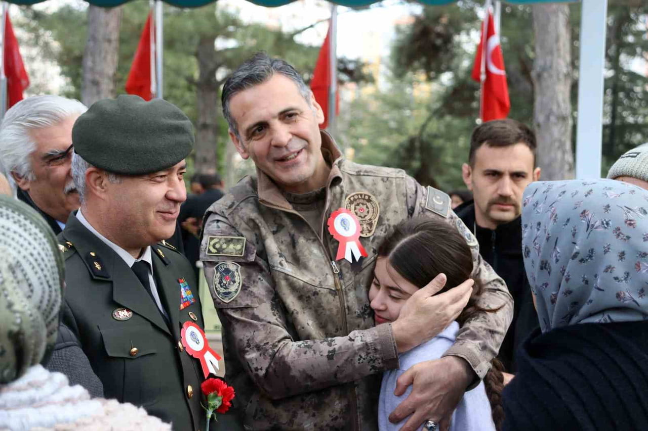 KAYSERİ'DE, POLİS HAFTASI DOLAYISIYLA DÜZENLENEN PROGRAMDA POLİS ŞEHİTLİĞİ ZİYARET EDİLEREK, DUA...