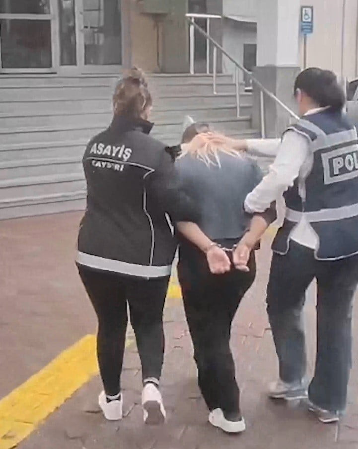 KAYSERİ'DE POLİSİ, 'HIRSIZLIK' SUÇUNDAN 31 YIL 1 AY KESİNLEŞMİŞ HAPİS CEZASI BULUNAN KADINI...