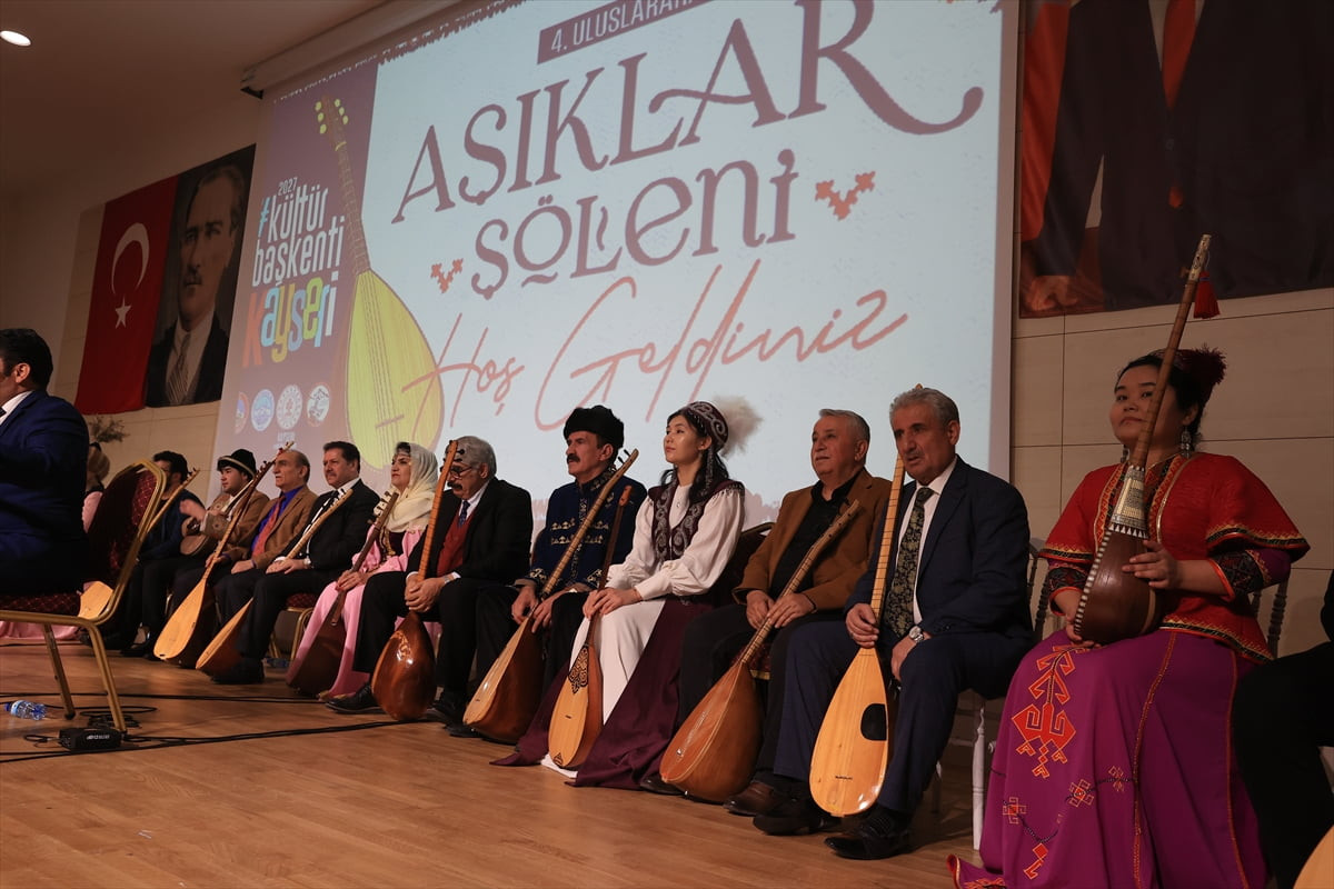 Kayseri'de "4. Uluslararası Aşıklar Şöleni" düzenlendi. Kayseri Valiliği, Kayseri Büyükşehir...