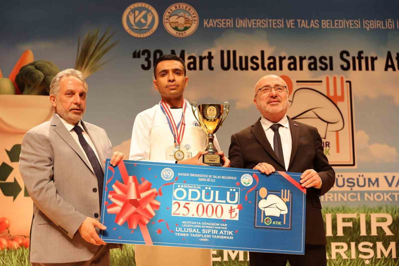 KAYSERİ'DE, TALAS BELEDİYESİ VE KAYSERİ ÜNİVERSİTESİ (KAYÜ) İŞBİRLİĞİNDE DÜZENLENEN YEMEK...