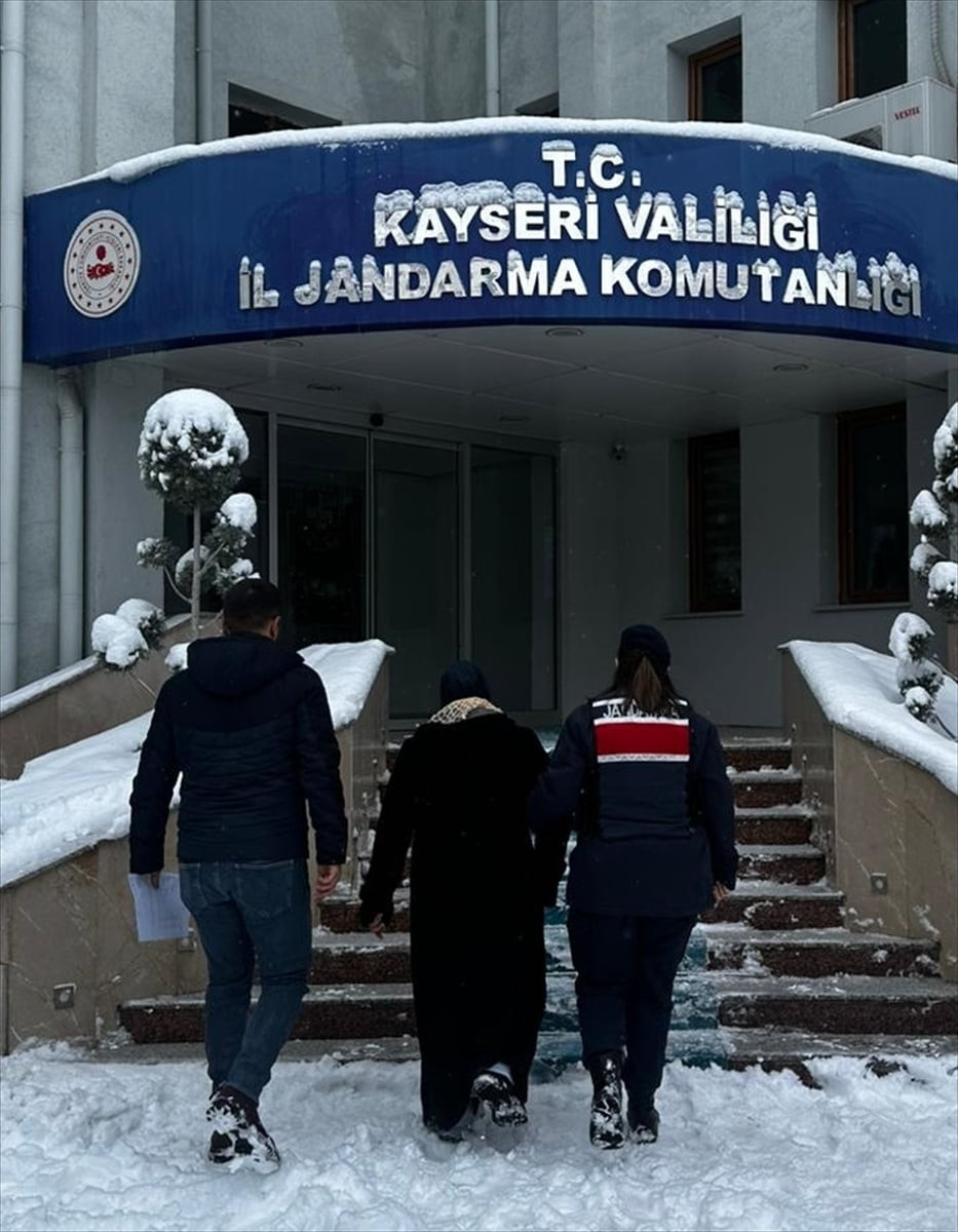 Kayseri'de terör örgütü DEAŞ'a yönelik operasyonda 1 şüpheli gözaltına alındı.