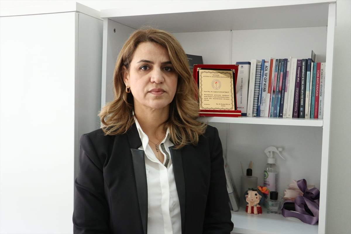 Kayseri'de trafik kazasında hayatını kaybeden 22 yaşındaki Erciyes Üniversitesi (ERÜ) Tıp...