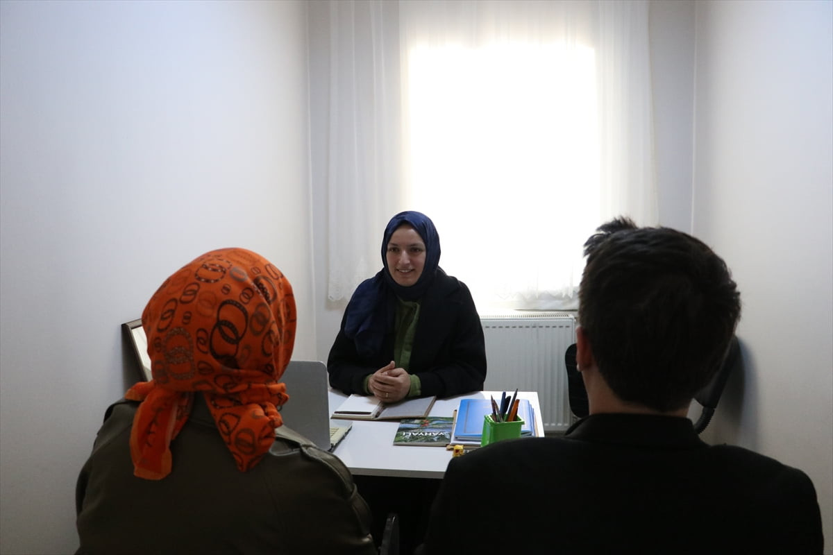 Kayseri'de, Yahyalı Belediye Başkanı Esat Öztürk öncülüğünde geçen yıl kurulan "Yahyalı Ailem...