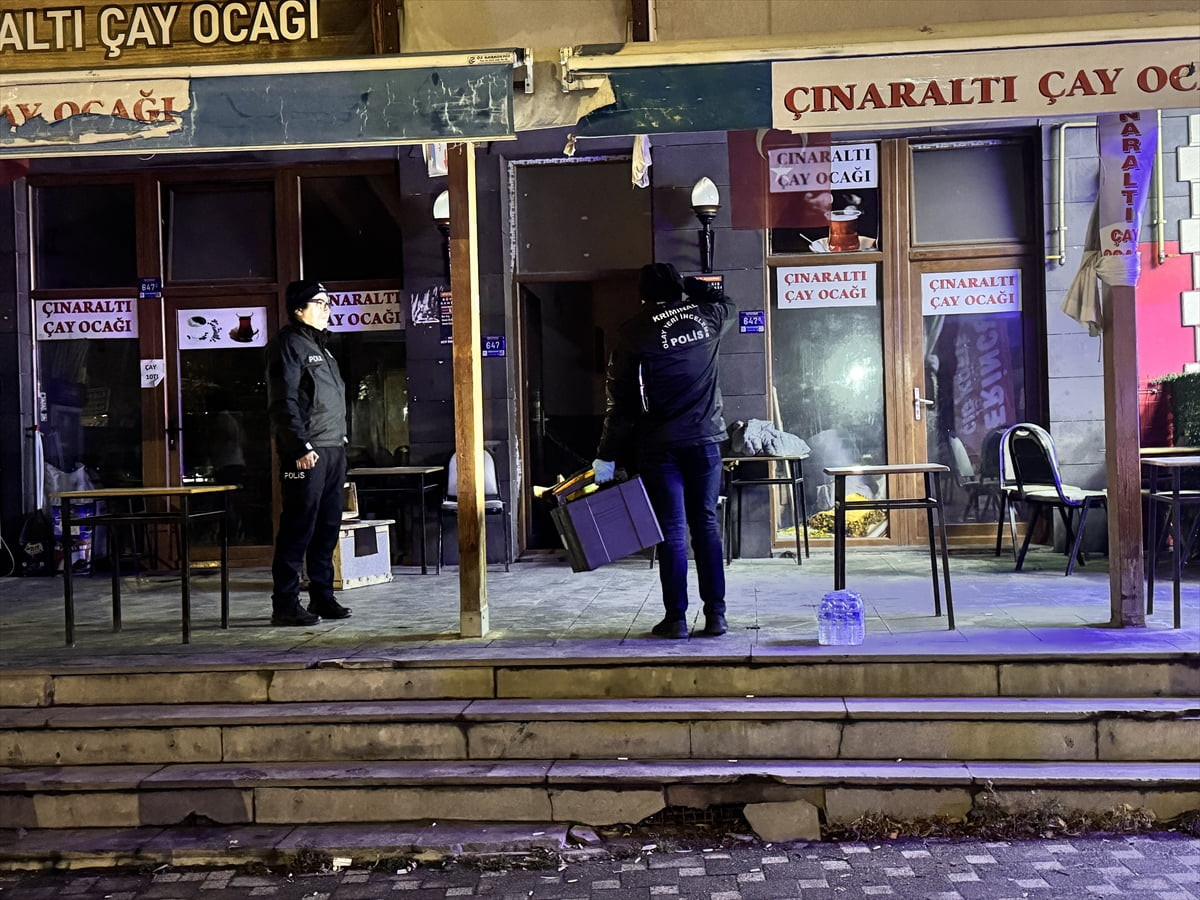 Kayseri'nin Melikgazi ilçesinde çıkan bıçaklı kavgada 1 kişi ağır yaralandı.