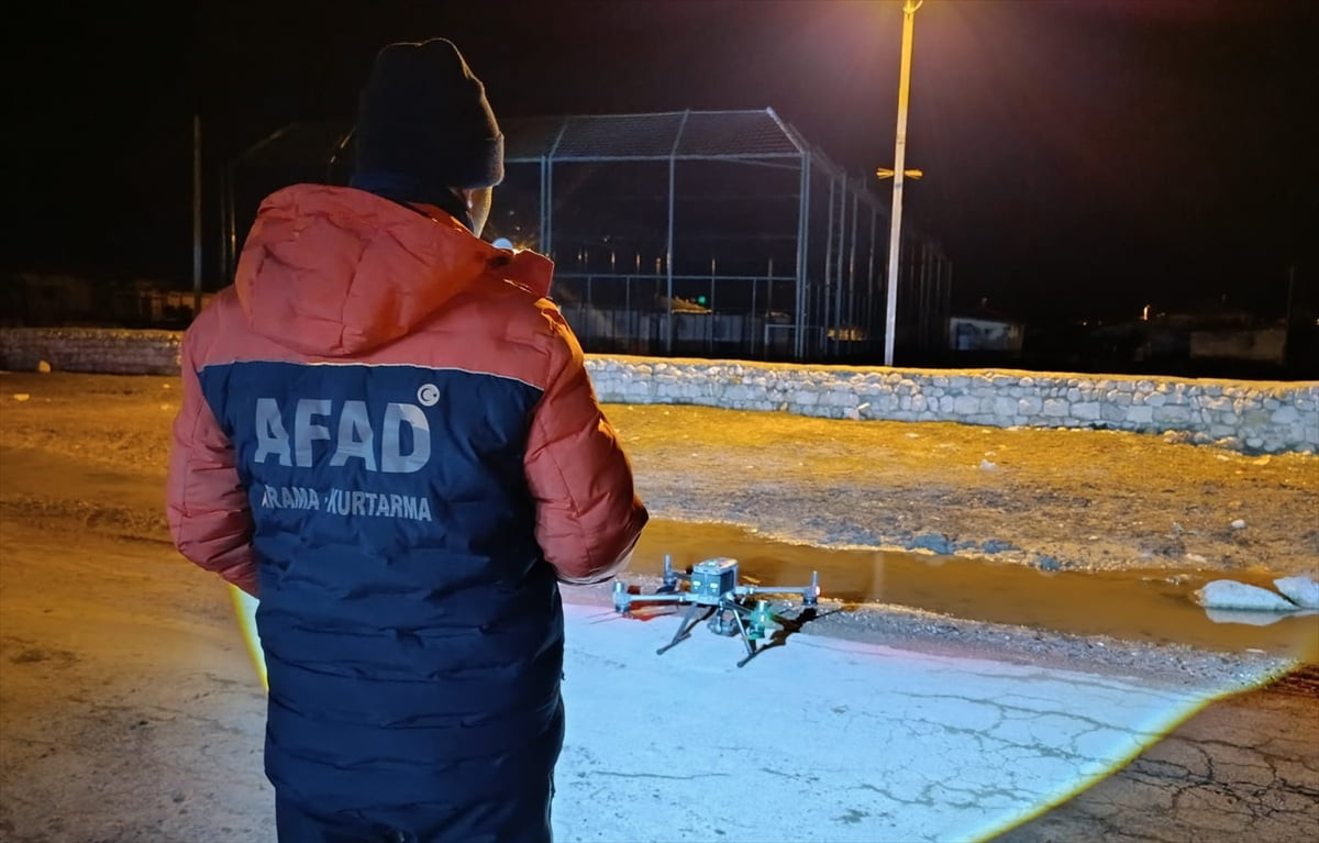 Kayseri'nin Pınarbaşı ilçesinde kayıp başvurusu yapılan 16 yaşındaki İlknur Çiçek için arama...