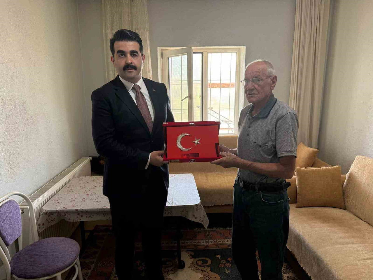 KAYSERİ'NİN TOMARZA İLÇESİNDE YAŞAYAN ŞEHİT BABALARI, KAYMAKAMI SELİM ESER VE KURUM AMİRLERİ...