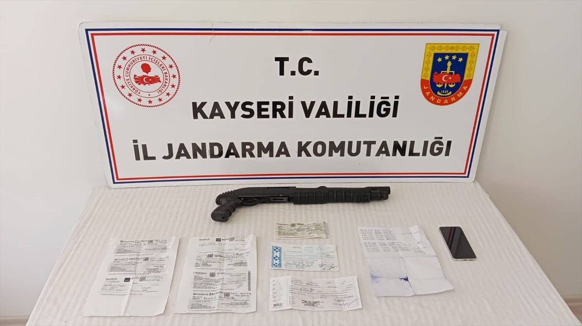 Kayseri'nin Yeşilhisar ilçesinde düzenlenen tefecilik operasyonunda 1 şüpheli gözaltına alındı....