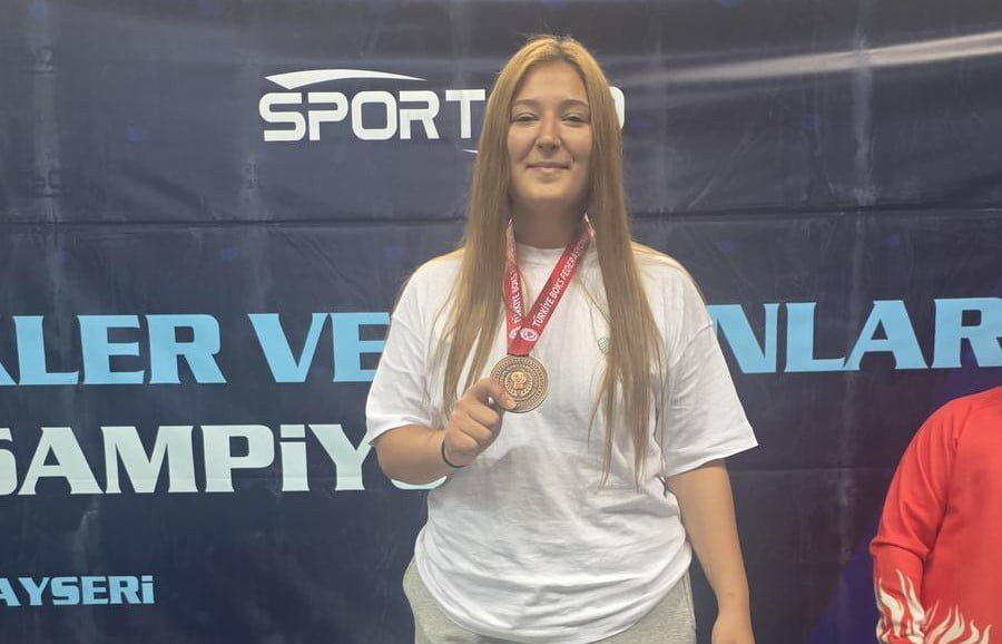 KAYSERİ’DE DÜZENLENEN MUSTAFA ÜNAL U-15 KADINLAR VE ERKEKLER TÜRKİYE FERDİ BOKS ŞAMPİYONASI’NDA...