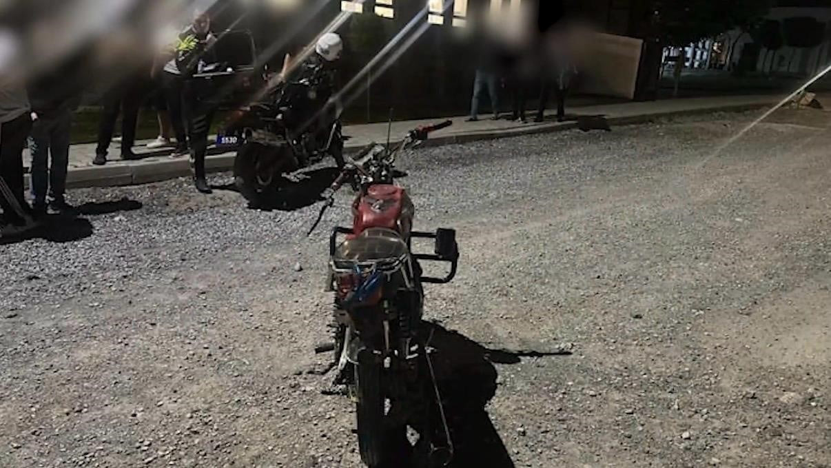 KAYSERİ’DE POLİS EKİPLERİNİN ‘DUR’ İHTARINA UYMAYAN MOTOSİKLET SÜRÜCÜSÜ TARLAYA GİRİNCE...