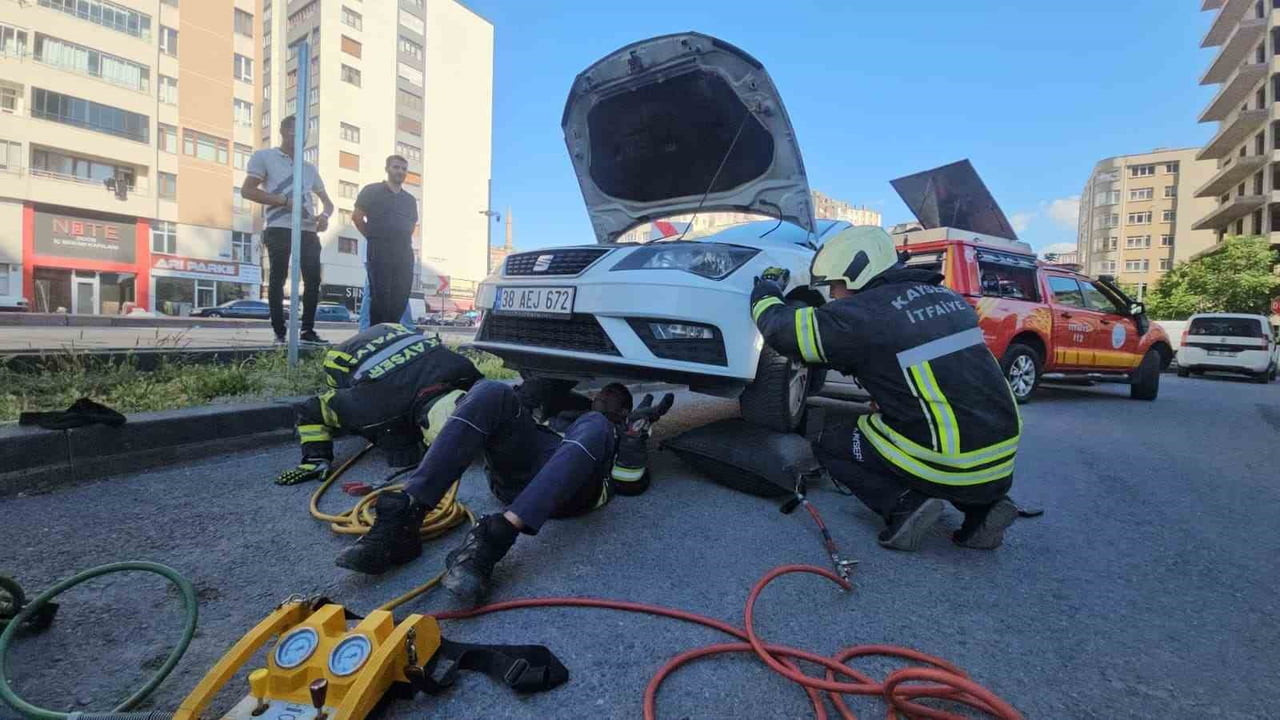 KAYSERİ’NİN KOCASİNAN İLÇESİNDE ARACIN ALTINDA GÖRÜNDÜKTEN SONRA YAPILAN ARAŞTIRMALARDA ARAÇTA...