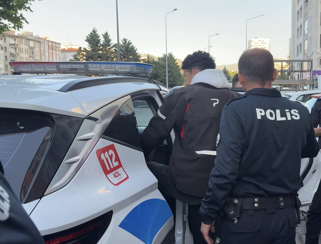 KAYSERİ’NİN KOCASİNAN İLÇESİNDE KIZ ARKADAŞINA ZARAR VERECEĞİ İDDİA EDİLEN ŞAHIS POLİS EKİPLERİ...