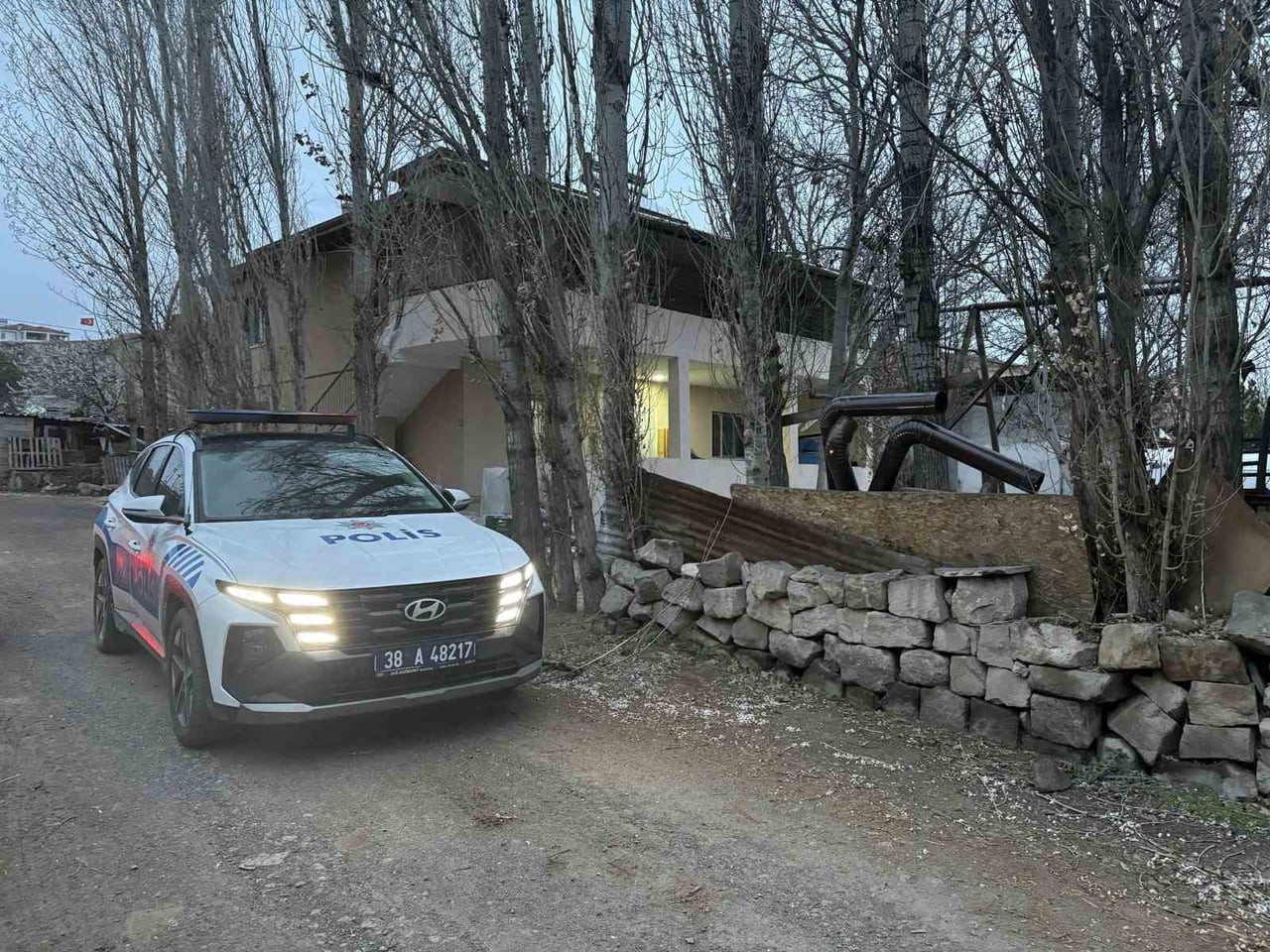 KAYSERİ’NİN KOCASİNAN İLÇESİNDE SOBADAN SIZAN KARBONMONOKSİT GAZINDAN ZEHİRLENEN 2 KARDEŞ...
