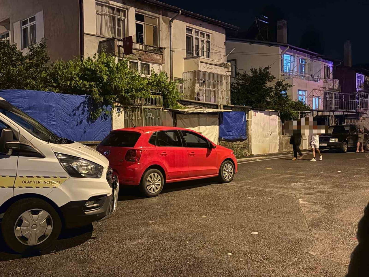 KAYSERİ’NİN MELİKGAZİ İLÇESİNDE 2 KATLI BİR EV İDDİAYA GÖRE EV SAHİBİYLE ARASINDA HUSUMET BULUNAN...