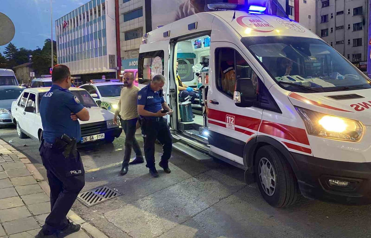 KAYSERİ’NİN MELİKGAZİ İLÇESİNDE İDDİAYA GÖRE KIZ MESELESİ YÜZÜNDEN ÇIKAN KAVGADA 1 KİŞİ BACAĞINDAN...
