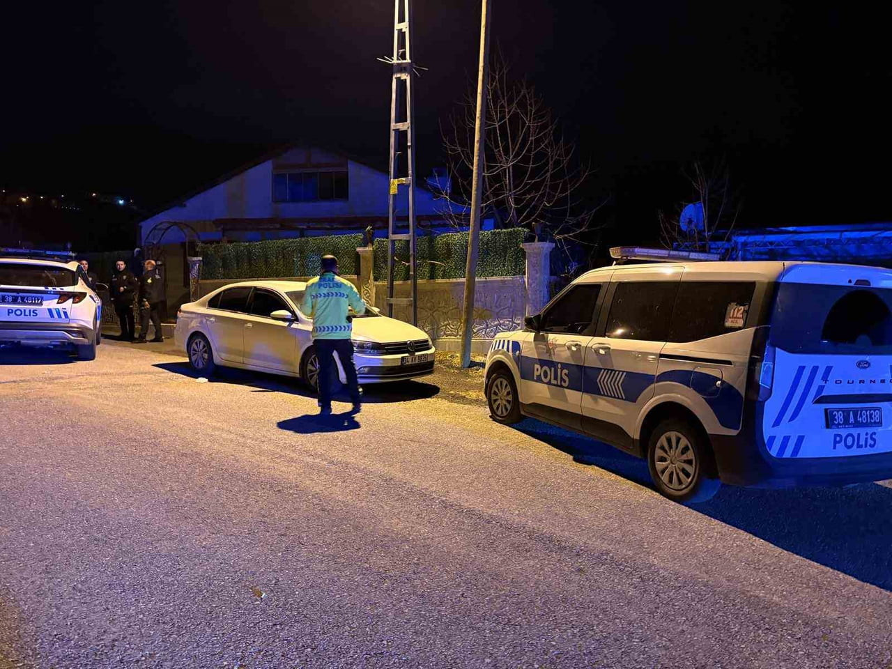 KAYSERİ’NİN MELİKGAZİ İLÇESİNDE POLİSİN ‘DUR’ İHTARINA UYMAYARAK, KAÇAN SÜRÜCÜ KOVALAMACA SONUCU...