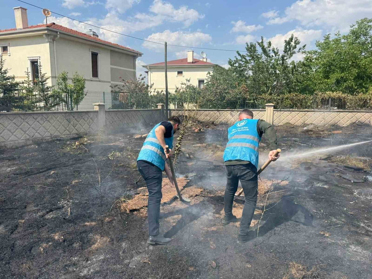 KAYSERİ’NİN MELİKGAZİ İLÇESİNE BAĞLI EĞRİBUCAK MAHALLESİ'NDE MEYDANA GELEN YANGINDA ÜLKÜ OCAKLARI...