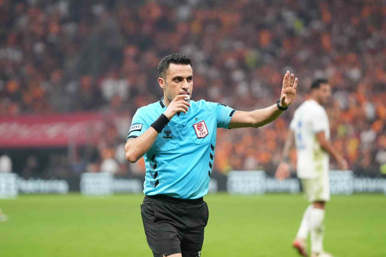 KAYSERİSPOR İLE FENERBAHÇE ARASINDA OYNANACAK SÜPER LİG MAÇINI HAKEM ALİ YILMAZ YÖNETECEK.