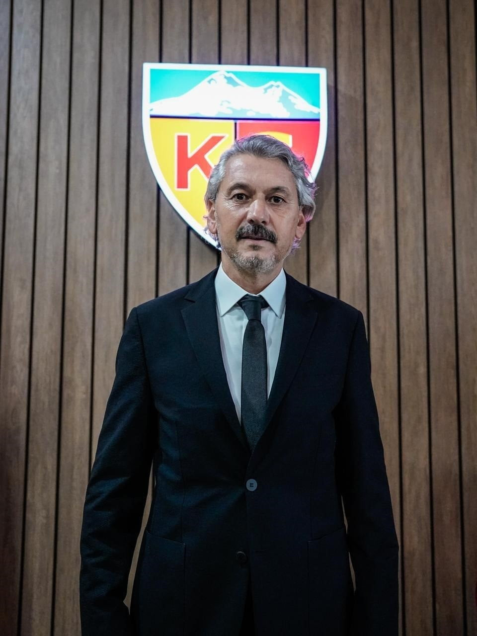 KAYSERİSPOR, TEKNİK DİREKTÖRLÜK GÖREVİ İÇİN ATİLA GERİN İLE 1+1 YILLIK ANLAŞMA...