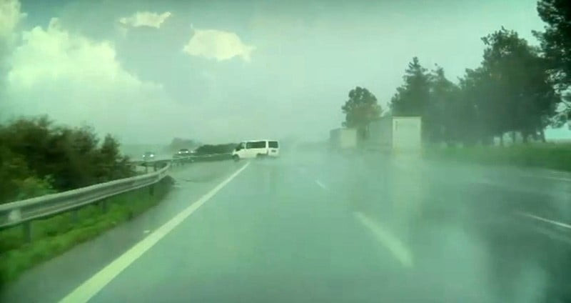 KAZA ANI KAMERAYA YANSIDI.