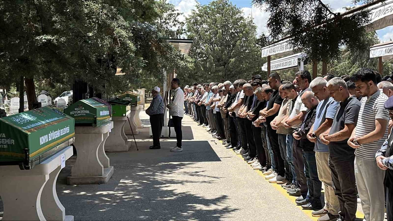 KAZADA VEFAT EDEN KEZİBAN BAYSAL, KONYA'DA KILINAN CENAZE NAMAZININ ARDINDAN SON YOLCULUĞUNA...
