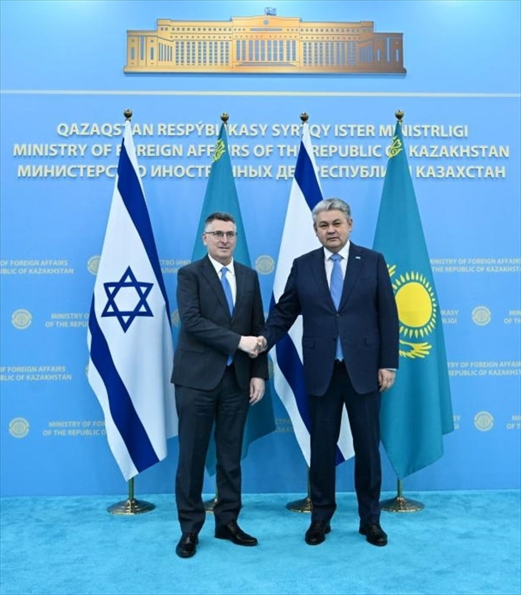 Kazakistan Dışişleri Bakanı Yermek Köşerbayev, ülkesinde resmi temaslarda bulunan İsrail Dışişleri...