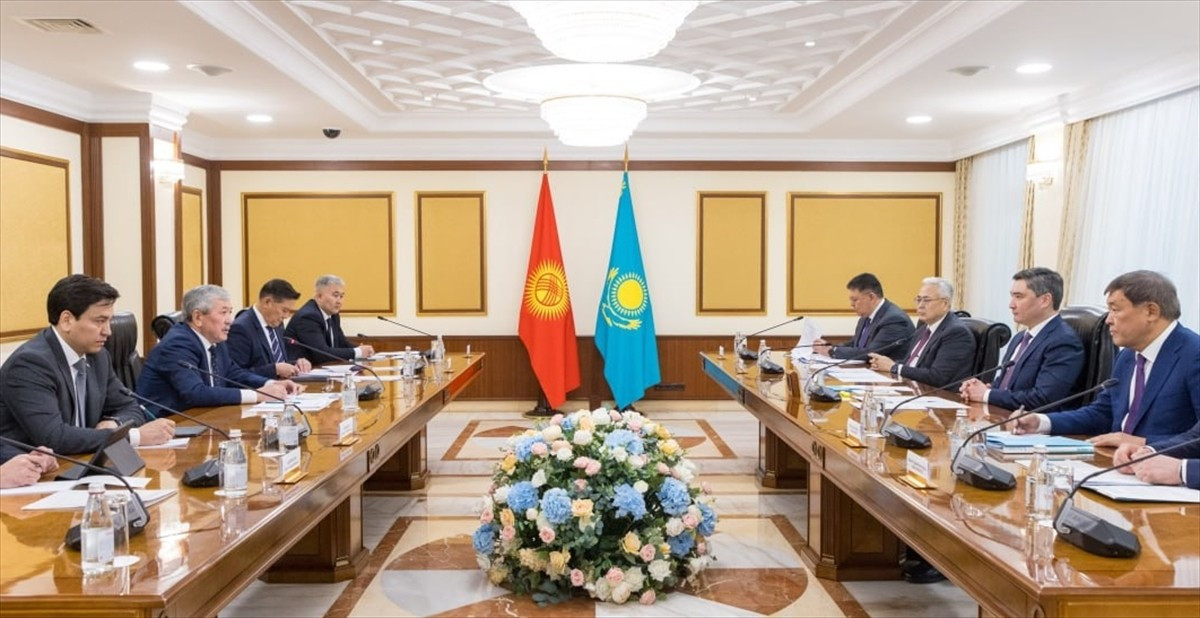 Kazakistan-Kırgızistan Hükümetlerarası Konseyinin 13.Toplantısı, Kazakistan Başbakanı Oljas...